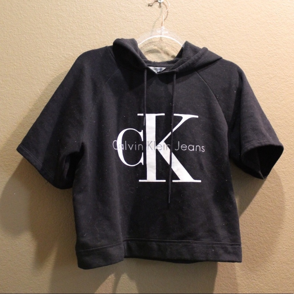 Calvin Klein short sleeve hoodie - Picture 3 of 5